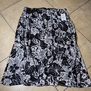 Lindor Black & White Pull On Floral A-Line Skirt Size L/G Petite